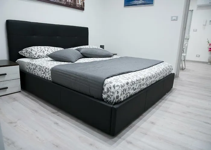 Tourist\'S Home